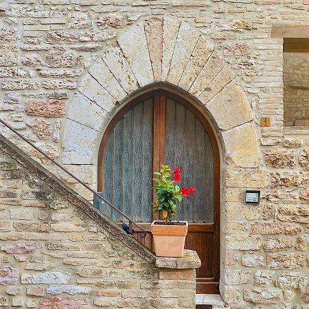 Assisi Anfiteatro Romano Luaran gambar