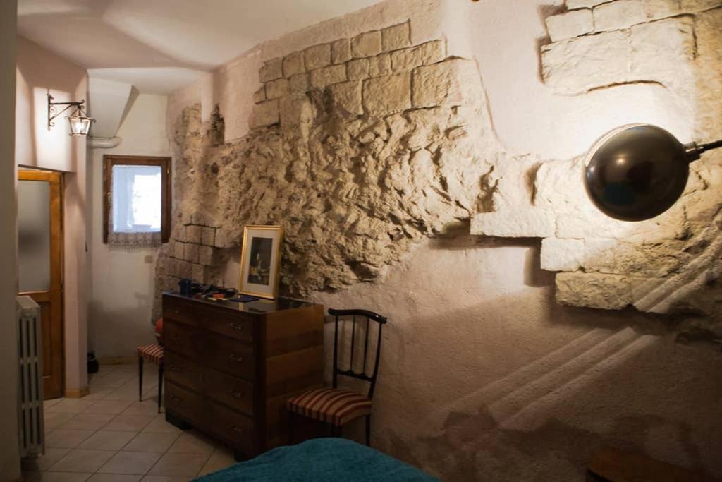 Assisi Anfiteatro Romano Luaran gambar